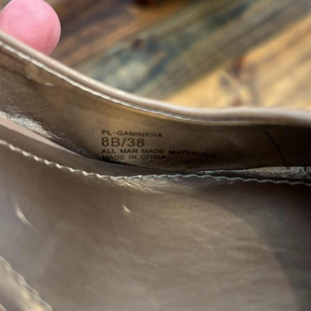 BCBG DARK beige Patent Leather Heels - Picture 9 of 9